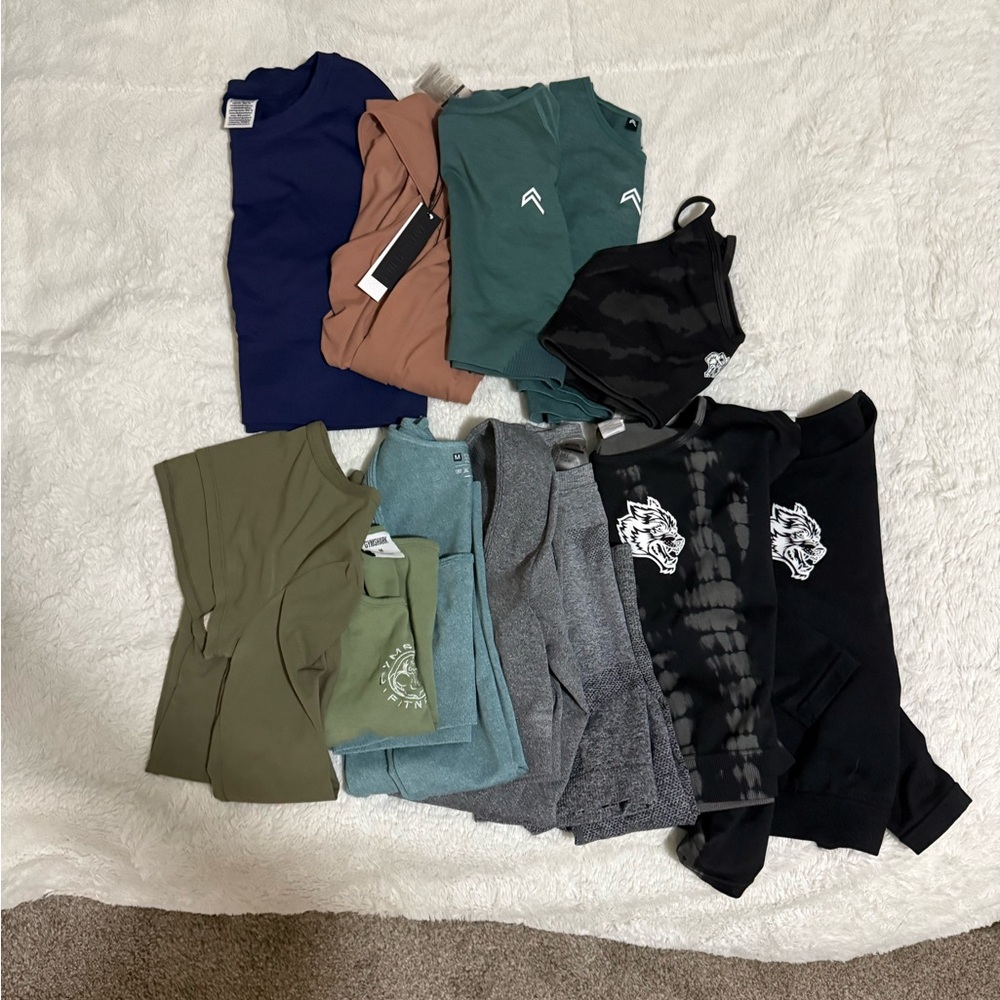Bundle of 12 active tops